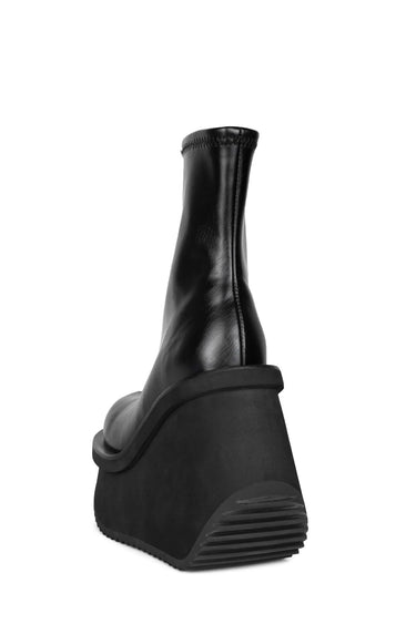 CONSTRUCTS BOOT IN BLACK