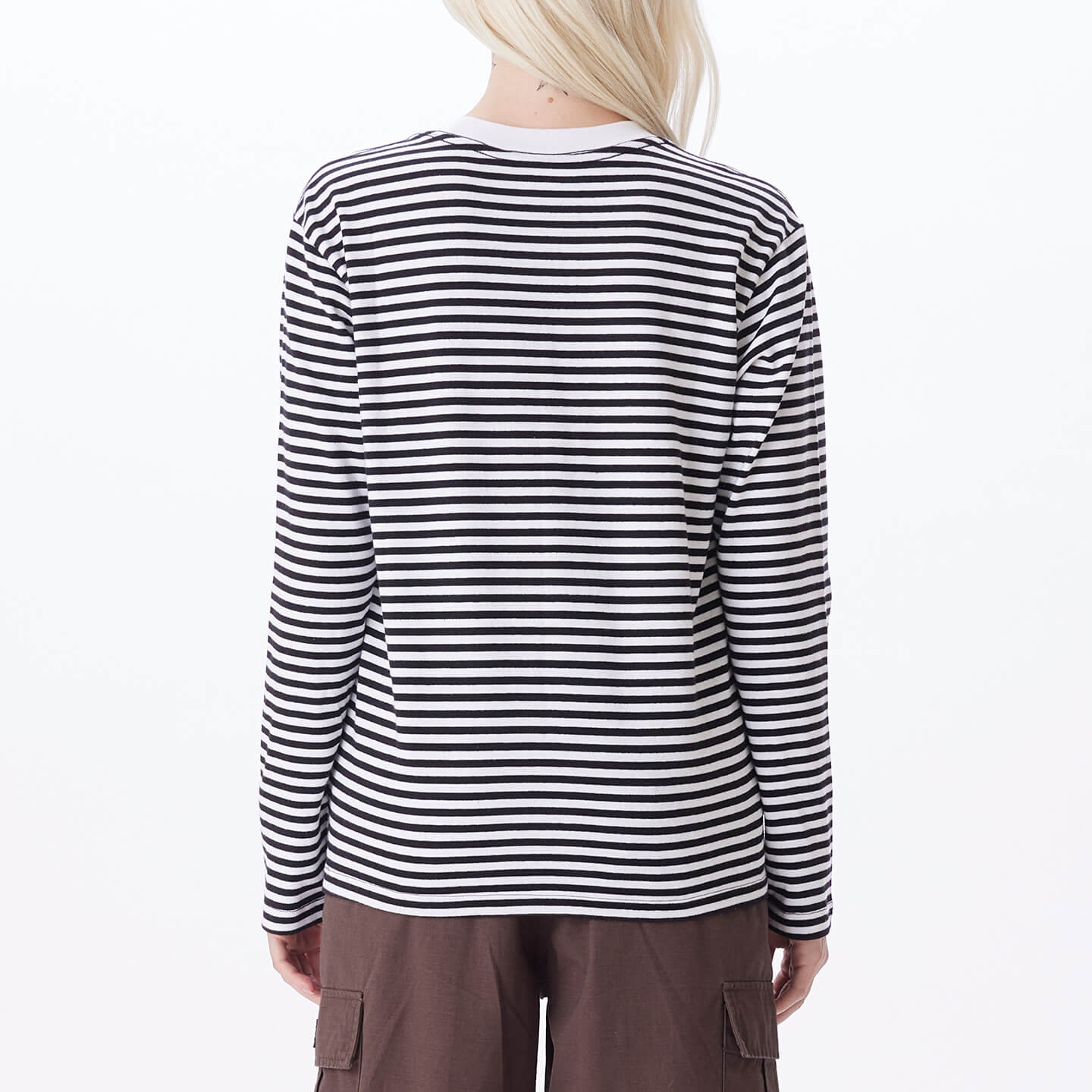 231030122    OBEY ROMELIA TEE BLK