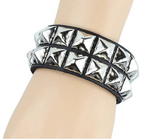2 ROW PYRAMID LEATHER BRACELET
