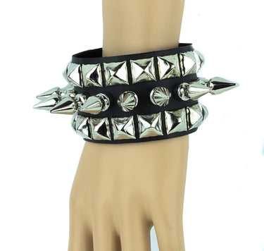 SPIKE STUD & PYRAMID BRACELET