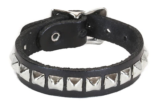 1 ROW MINI PYRAMID BUCKLE BRACELET