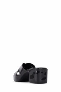 BUBBLEGUM BLACK SHINY SANDAL