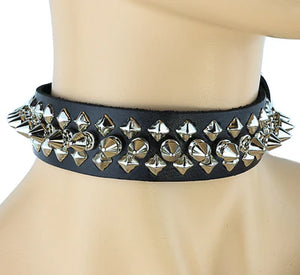 SPIKE DIAMOND STUD CHOKER