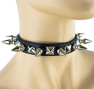 SPIKE PYRAMID CHOKER