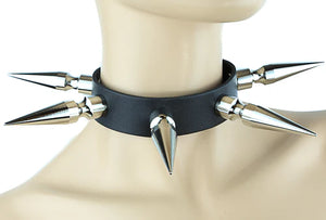 CHOKER WITH 3 INCH SPIKES