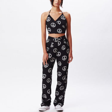 284050025    PEACEFUL HALTER BLK