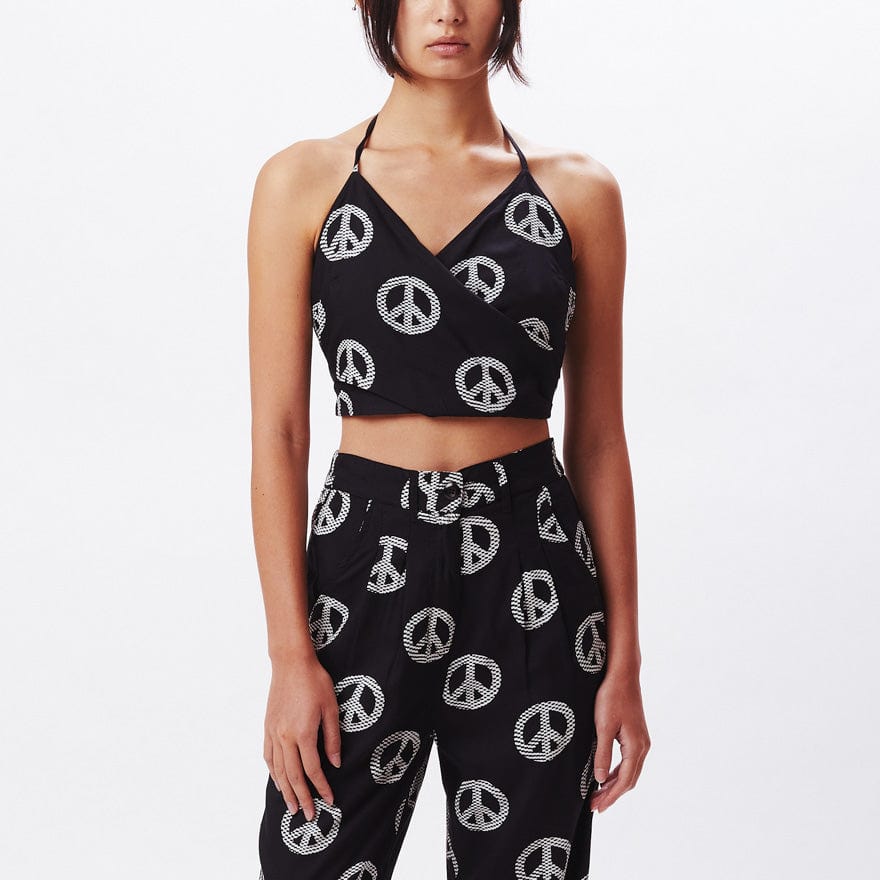 284050025    PEACEFUL HALTER BLK