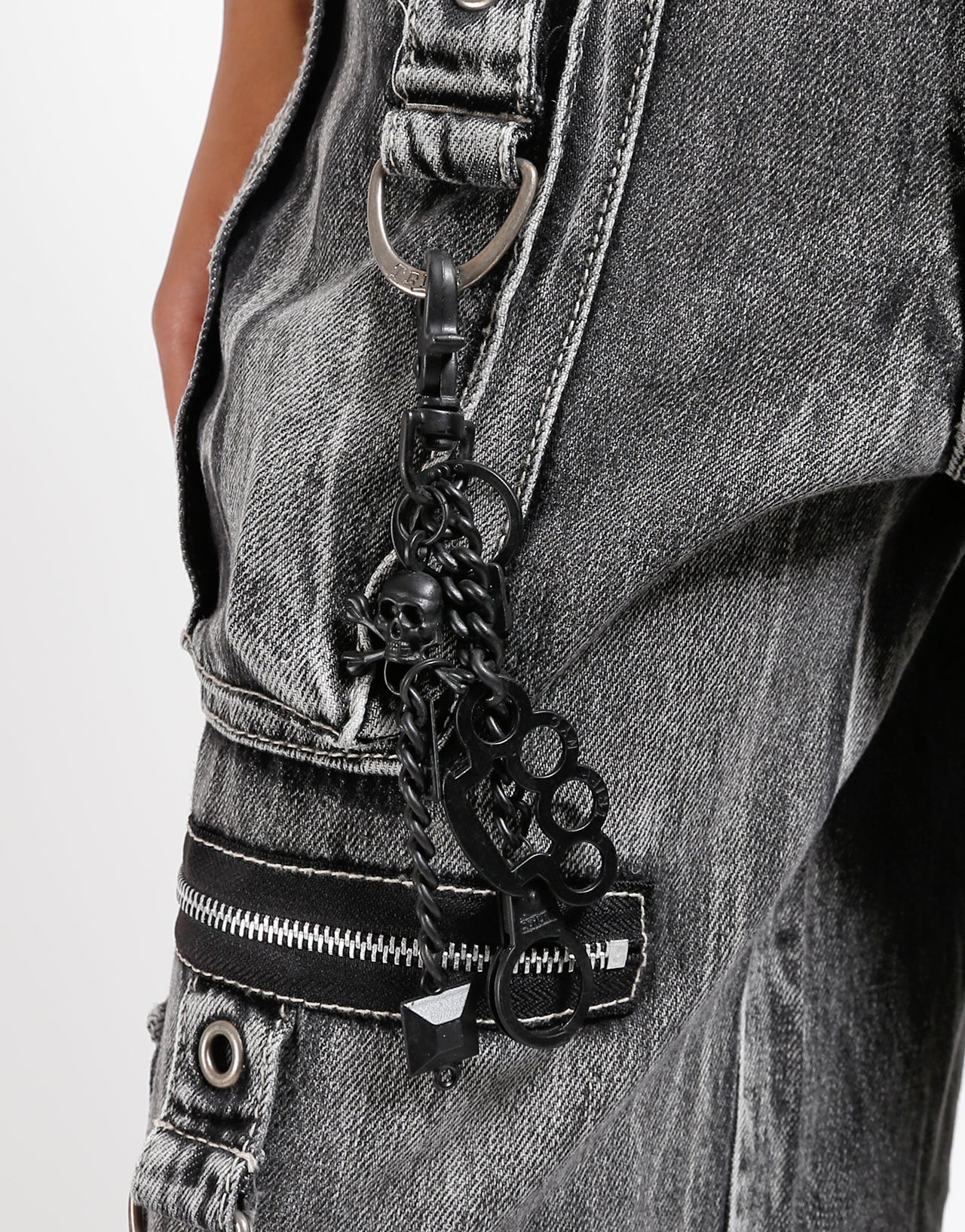BRASS KNUCKLE KEYCHAIN