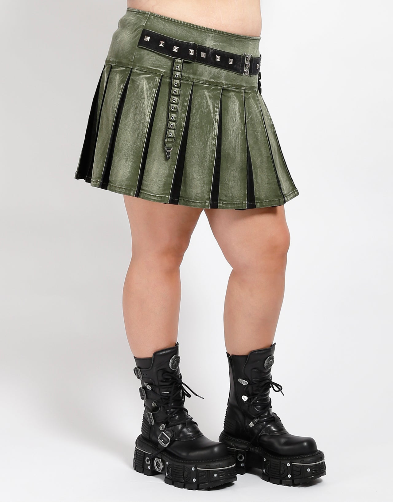 CURVE PEACE PLEATED SKIRT ARMY